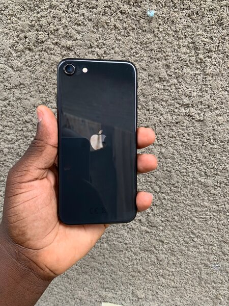 iPhone SE Noir