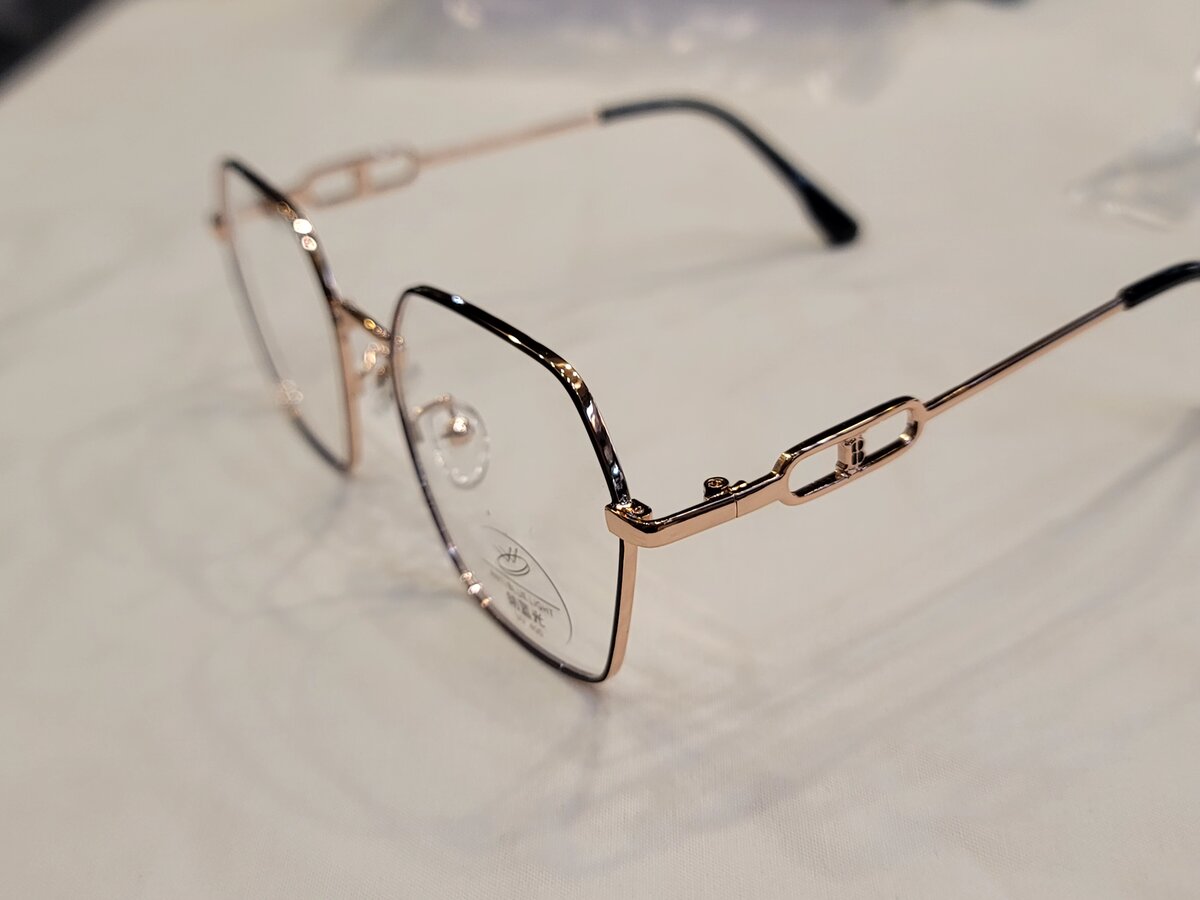 New Fashion Eyewears