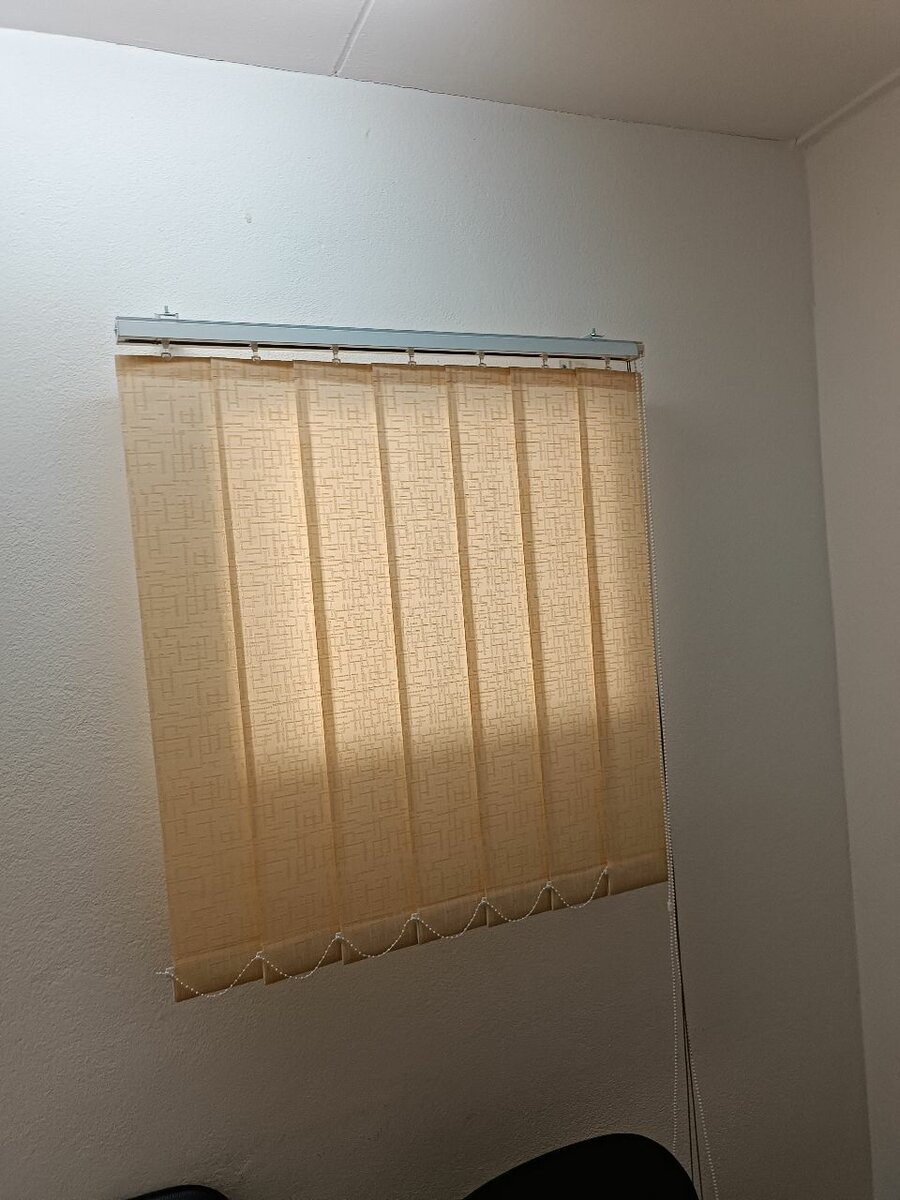 Stores Verticales Modernes