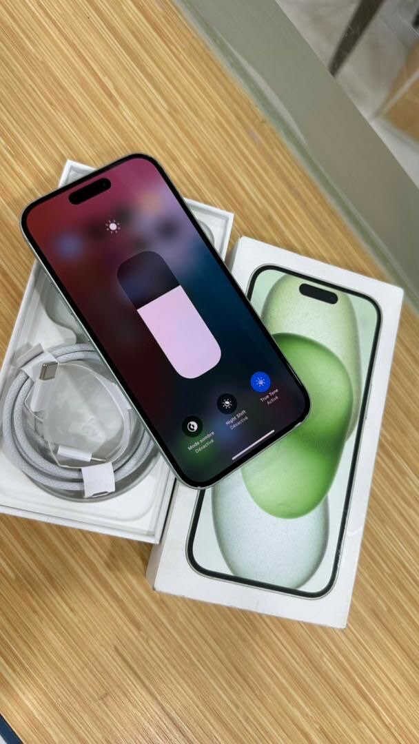 iPhone 15 Neuf 128GB Vert