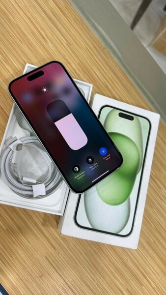 iPhone 15 Neuf 128GB Vert