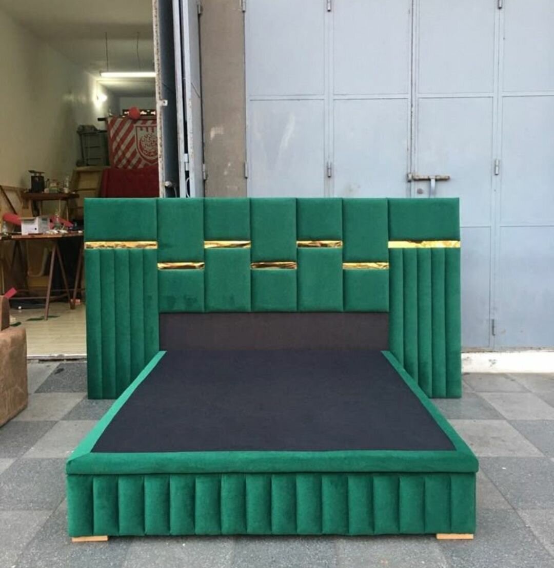 Lit design en velours vert