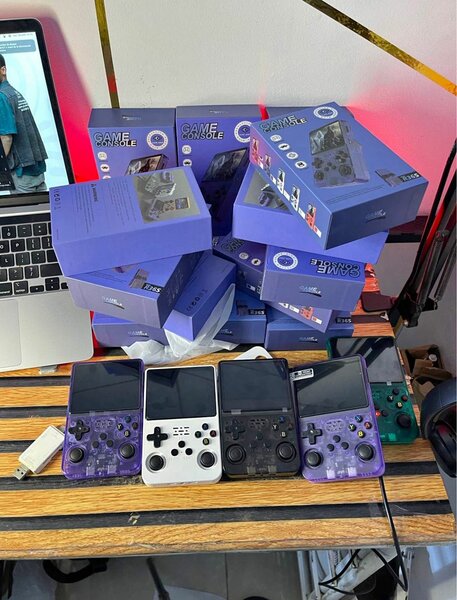 Mini Consoles Portables Rétro