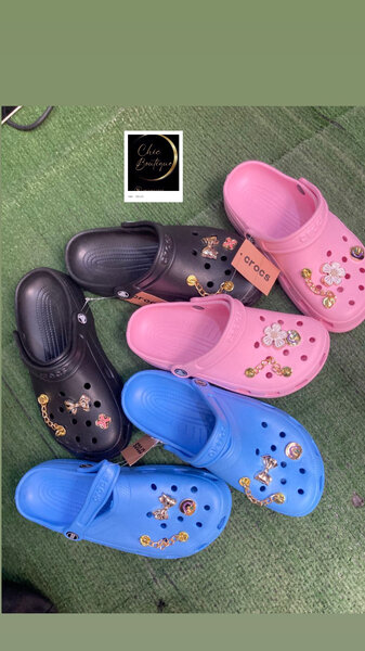 Sandales Crocs avec charms
