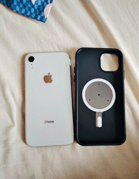 iPhone et Coque Magnétique