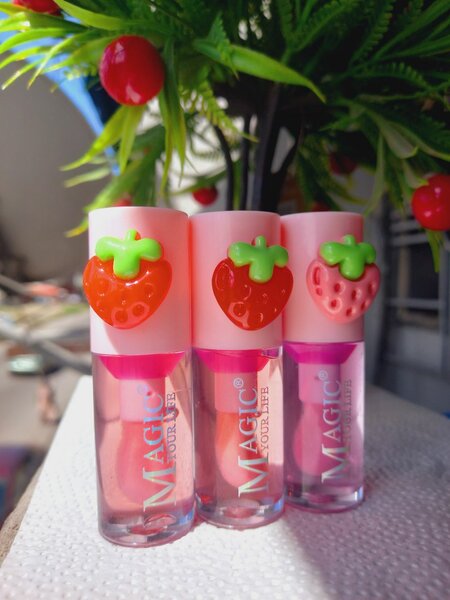 Brillants à lèvres Magic Strawberry