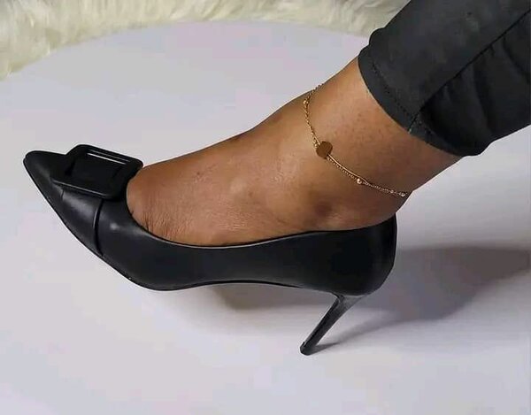 Escarpins élégants à talon aigu