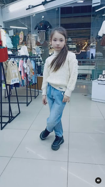 комплект кофта и джинсы