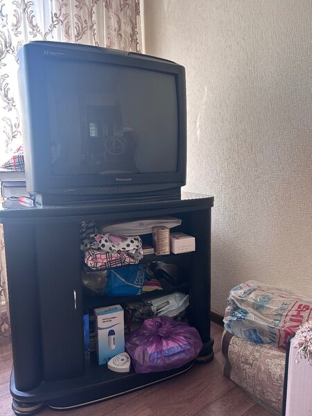 Телевизор с тумбой