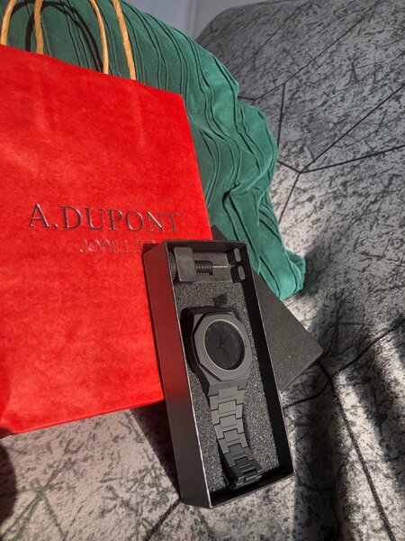 Montre Minimaliste en Acier Noir