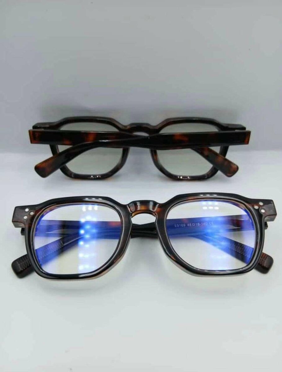 Lunettes rétro carrées élégantes