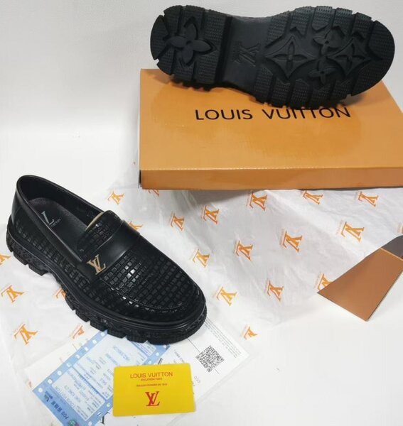 Mocassins en cuir noir élégants