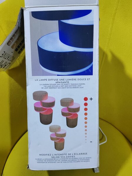 Lampe rotative moderne avec variateur de luminosité