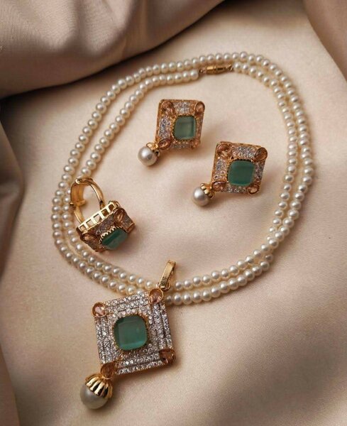 Ladies wedding set Necklace and earrings