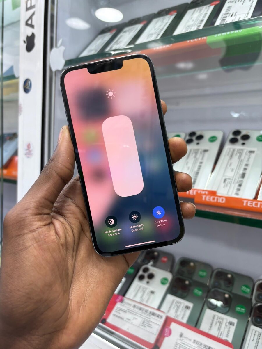 Disponible 13 Pro 128go Casi