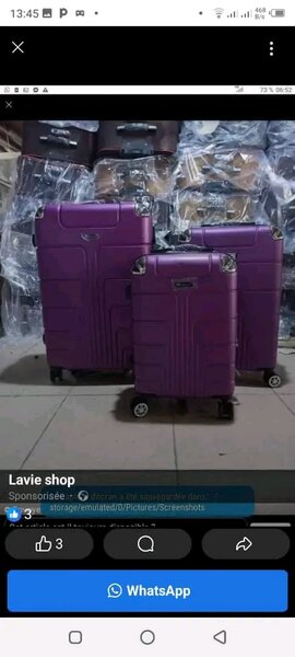 Set de valises rigides violettes