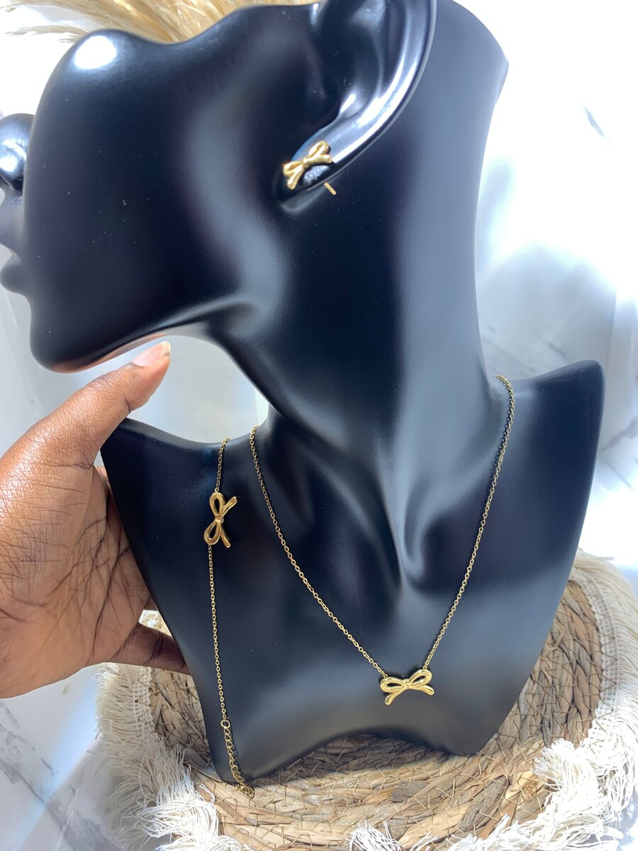 Parure Collier et Boucles Noeud