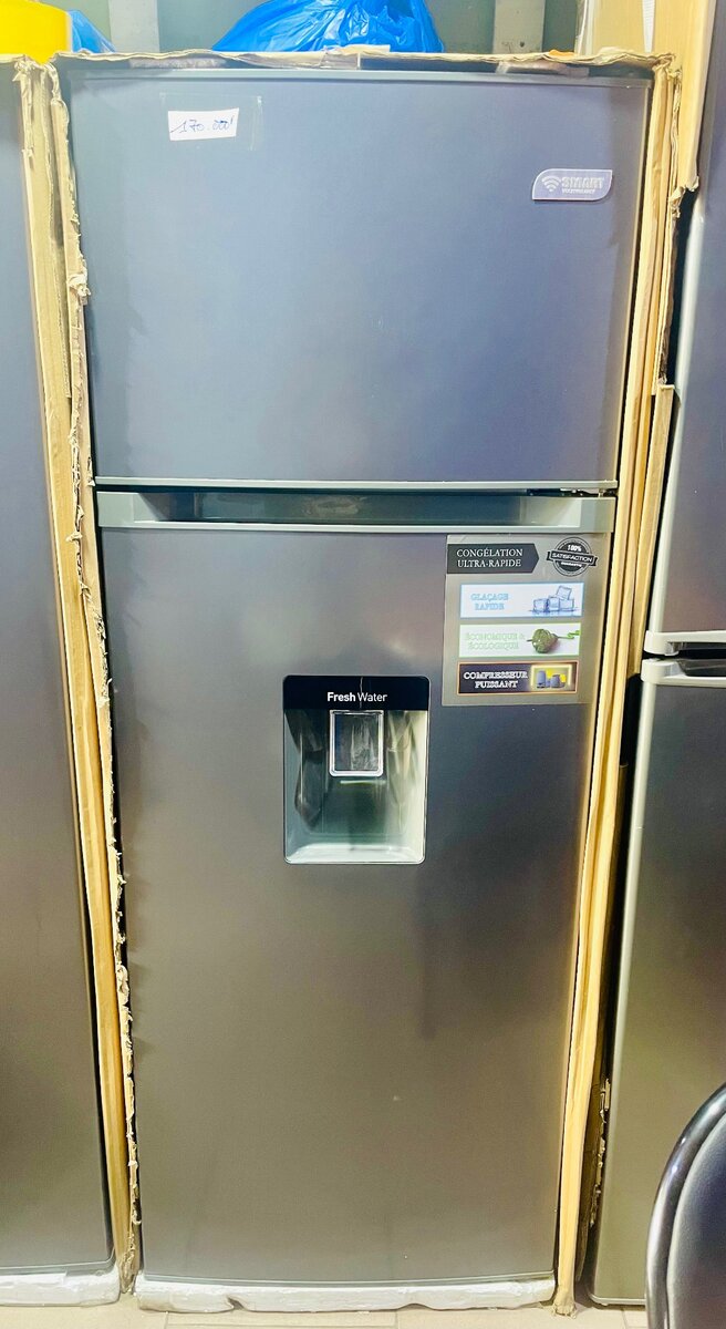 RÉFRIGÉRATEUR SMART TECHNOLOGY/ FONTAINE À EAU