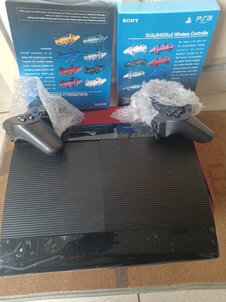 PS3 ULTRA SLIM +2MANETTES