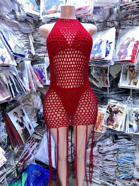 Robe en crochet rouge sexy