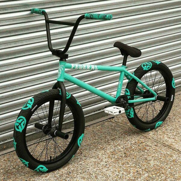 Vélo BMX robuste et stylé