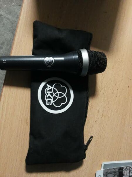 Microphone dynamique AKG P5