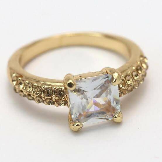Ladies ring