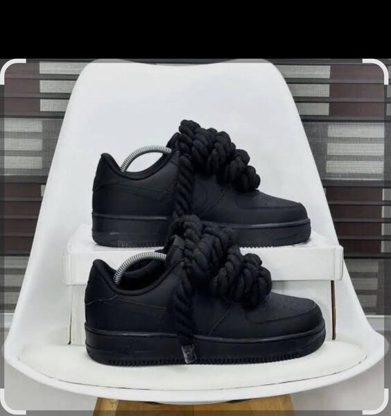 Baskets modernes noires