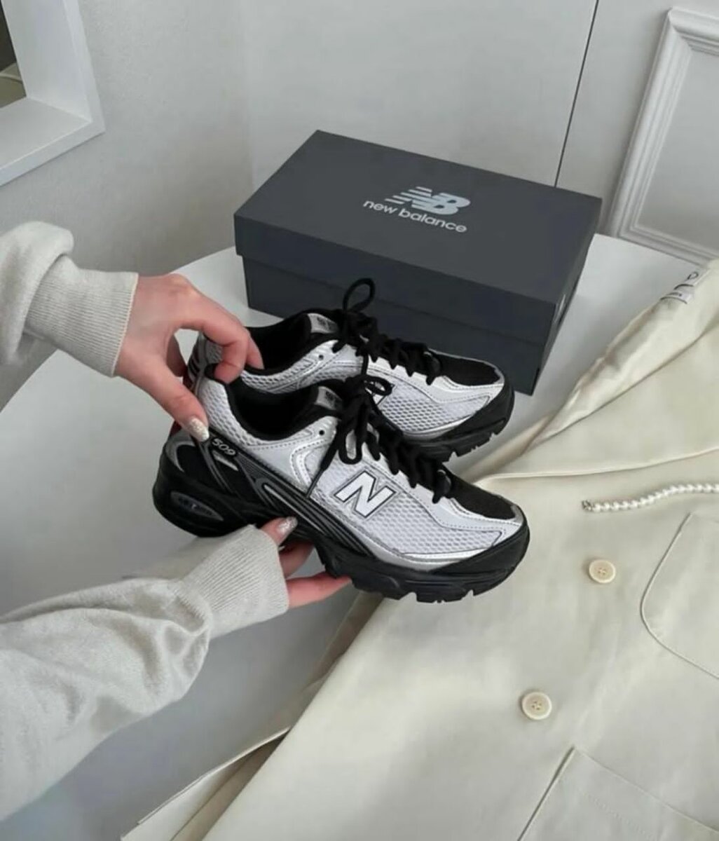 Chaussures New Balance Noir et Blanc