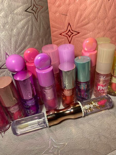 Gloss à lèvres, 4 à 1500