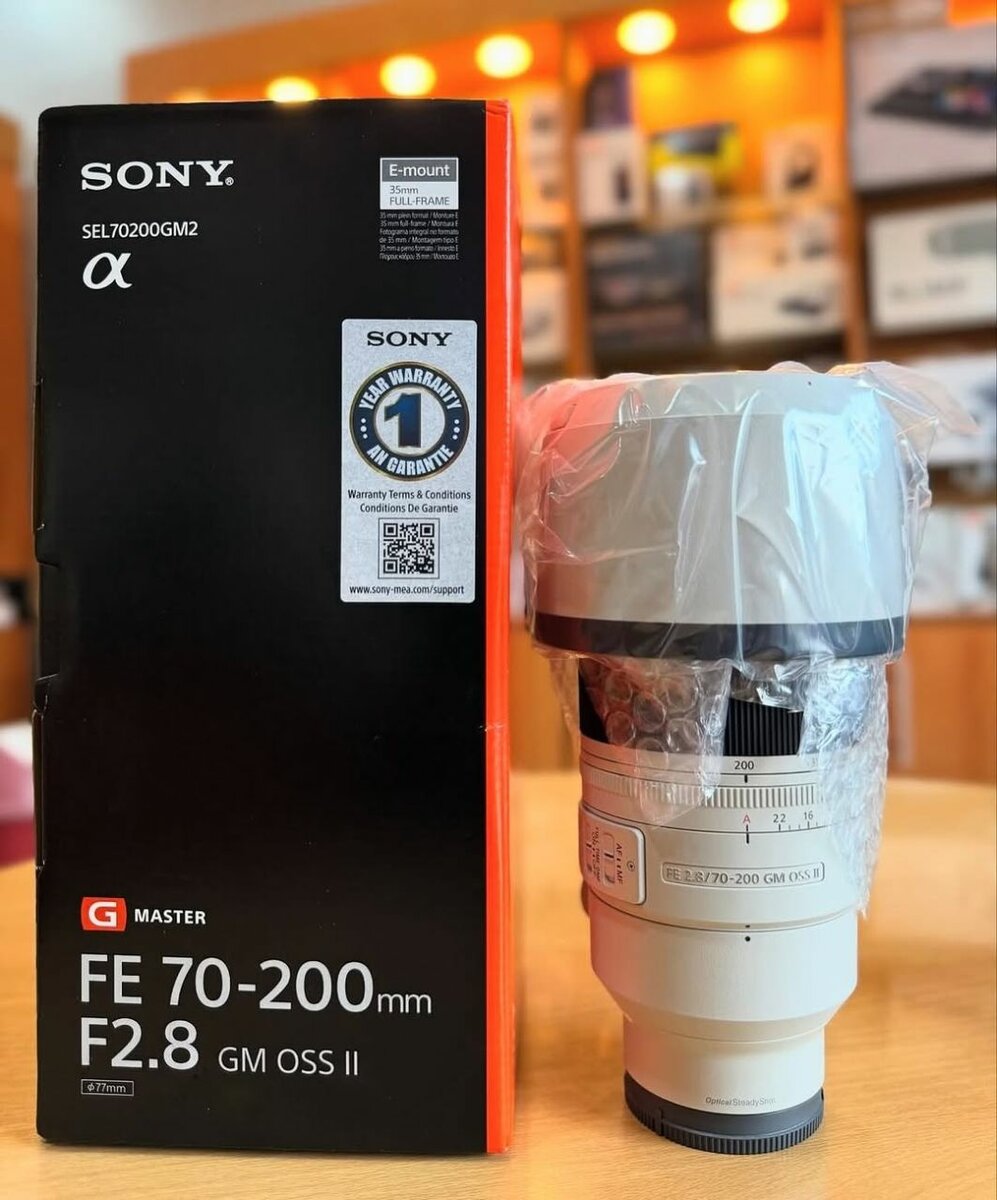 Sony A7R V Mirrorless Camera With 70 -200mm
