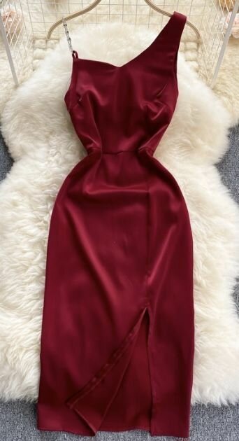 Mini dress will be relevant during Valentine's Day day