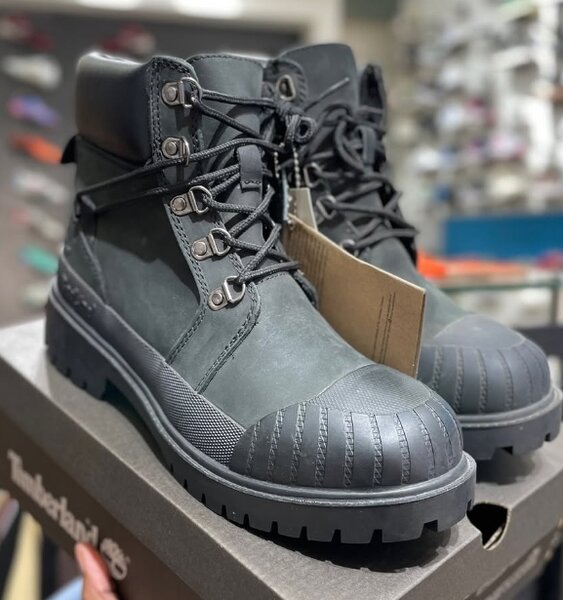 Boots Timberland’s grey
