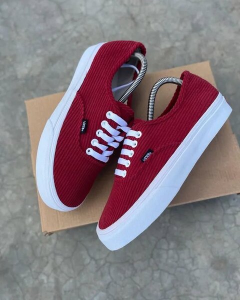 Baskets rouges élégantes