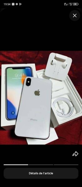 Smartphone Apple avec accessoires