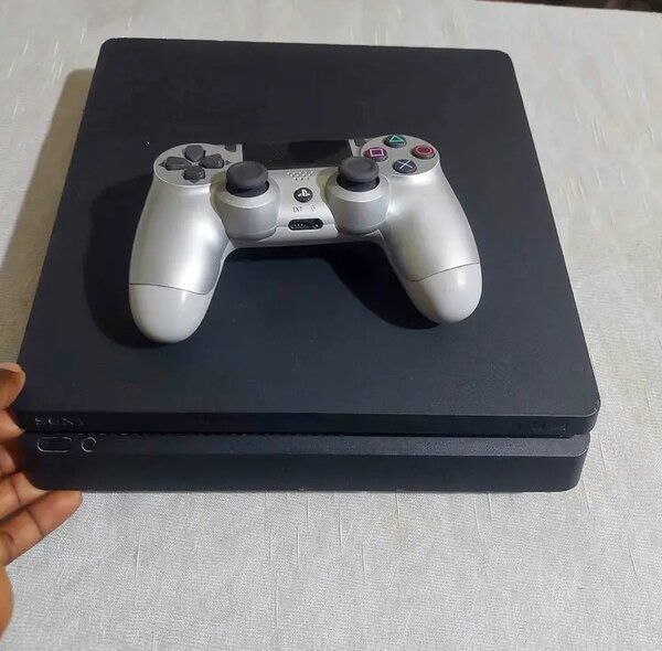 Console PS avec manette