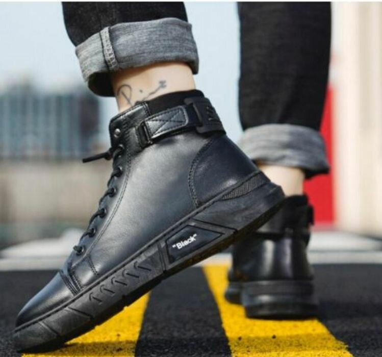 Bottes montantes en cuir noir