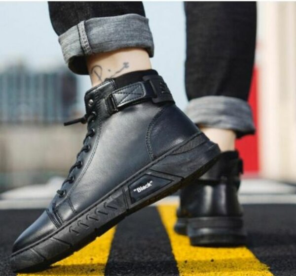 Bottes montantes en cuir noir