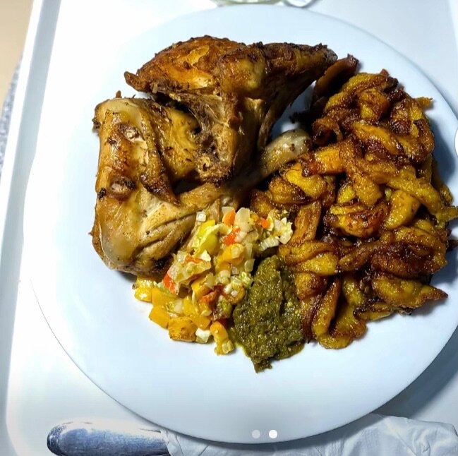 Alloco avec Poulet et Sauce