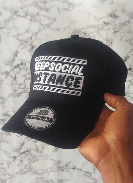 Casquette "Keep Social Distance"