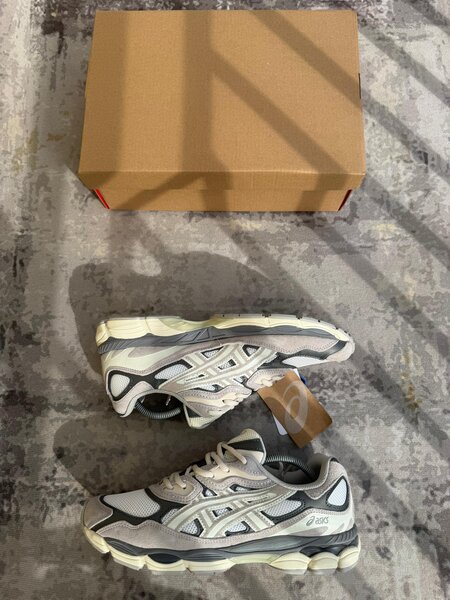 Chaussures de sport ASICS tendance