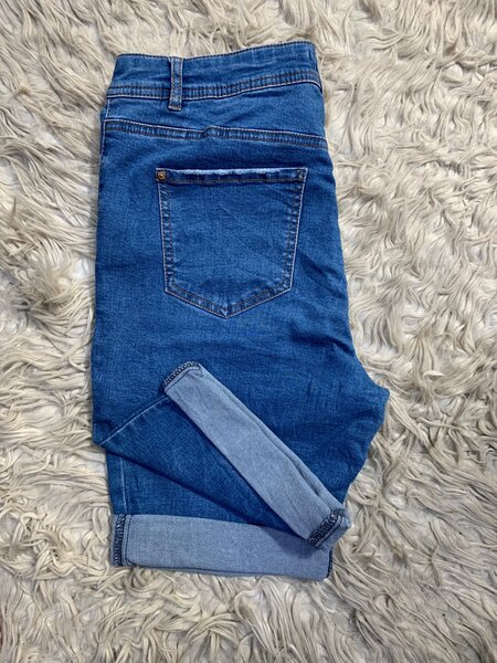 Rolled up Denim jeans shorts