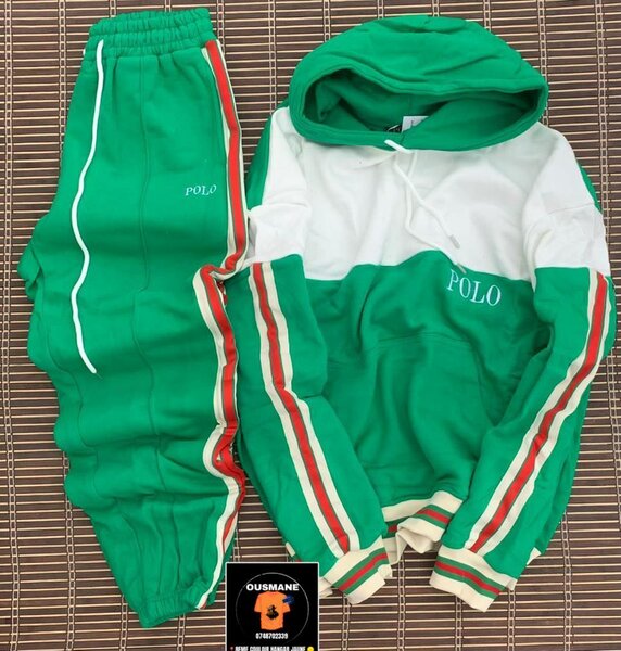 Survêtement à capuche tendance