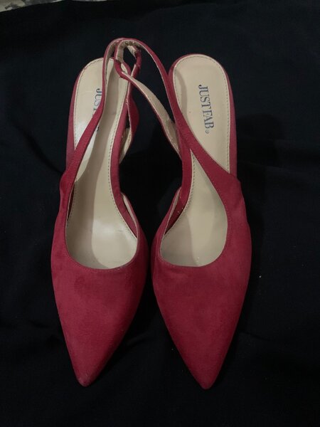 Escarpins rouges à talon ouvert