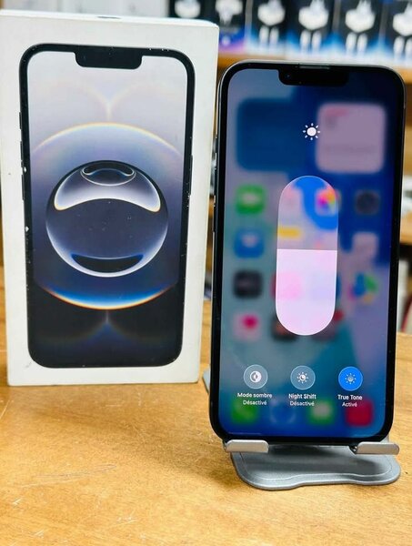iPhone 16e