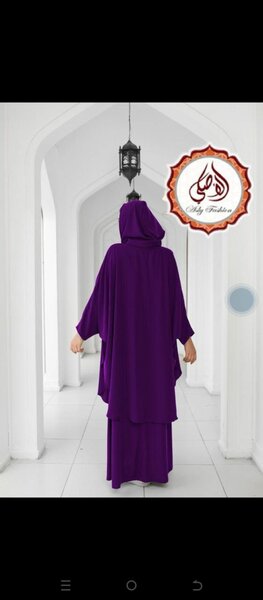 Abaya Élégante avec Capuche