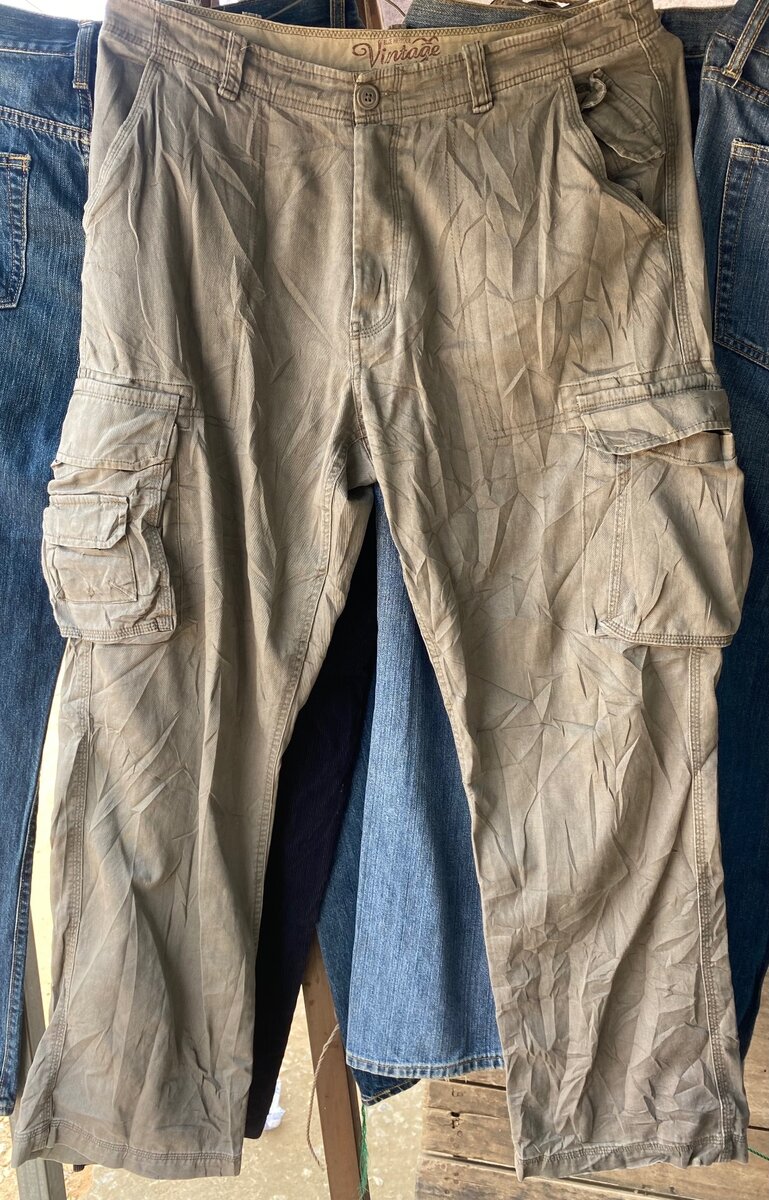 Baggie jeans and trousers any color type
