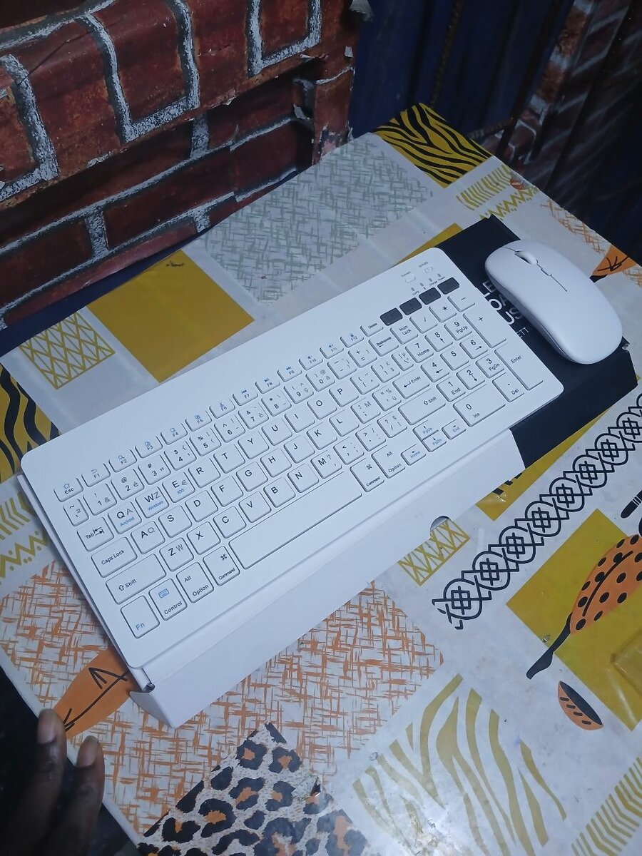 Clavier et souris rechargeable