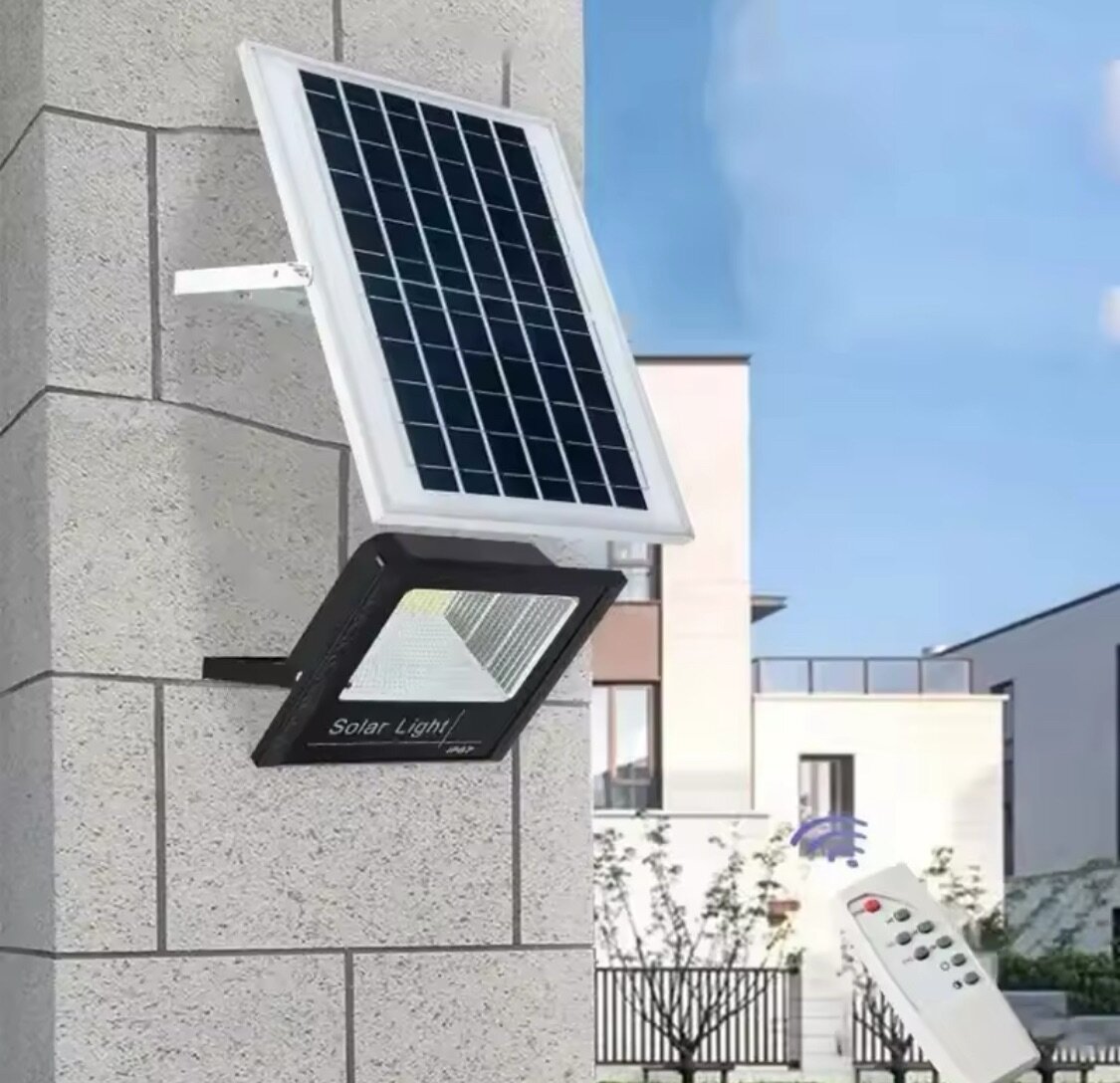 Solar floodlight