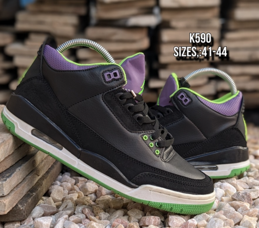 Nike Air Jordan 3 Retro OG's Sneakers